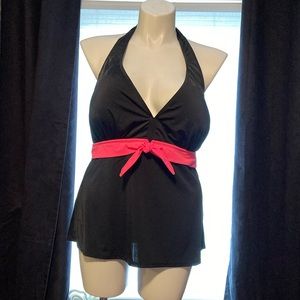 Shore Club adjustable tie halter padded tankini top with pink trim size 20